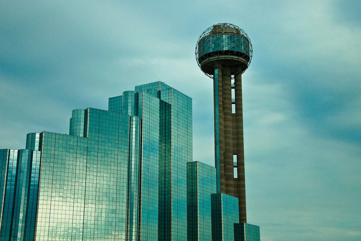 Reunion Tower Tickets: Booking Traps and How to Avoid Them